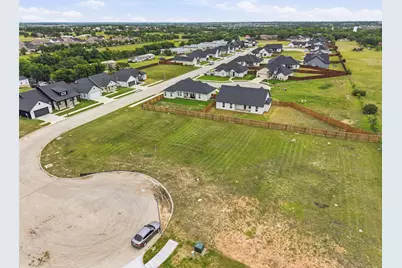 589 Highview Court, Godley, TX 76044 - Photo 2