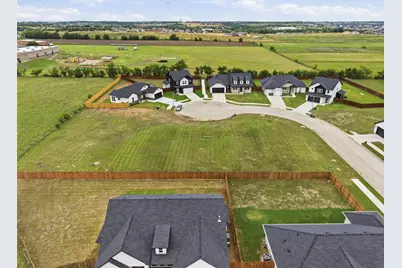 589 Highview Court, Godley, TX 76044 - Photo 8