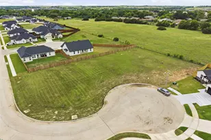 589 Highview Ct, Godley, TX 76044 - Photo 1
