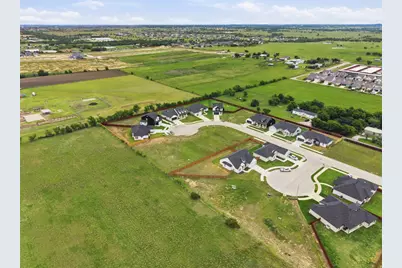 589 Highview Court, Godley, TX 76044 - Photo 10
