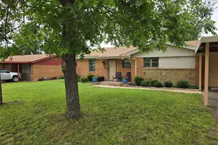 8813 Myra St, White Settlement, TX 76108 - Photo 4