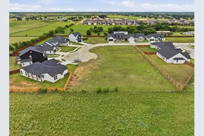 593 Highview Court, Godley, TX 76044 - Photo 10
