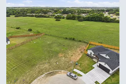 593 Highview Court, Godley, TX 76044 - Photo 2