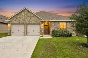 638 Hazeltine Rd, Red Oak, TX 75154 - Photo 1
