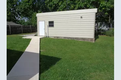 300 Church Street, Collinsville, TX 76233 - Photo 20