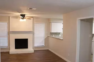 728 Cory St, Grapevine, TX 76051 - Photo 2