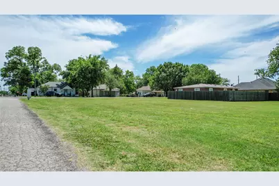 312 E Beech Street, Celina, TX 75009 - Photo 4
