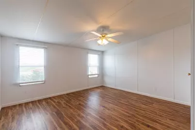 1107 Market Street, Tye, TX 79563 - Photo 10