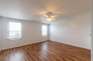 1107 Market St, Tye, TX 79563 - Photo 10
