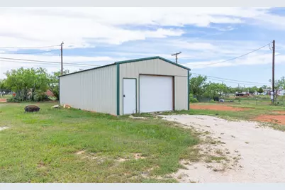 1107 Market Street, Tye, TX 79563 - Photo 16