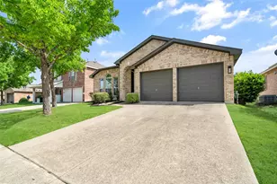 9113 Warren Dr, McKinney, TX 75071 - Photo 2