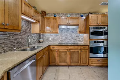 411 W 7th Street #806, Fort Worth, TX 76102 - Photo 6