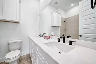 8107 Calhoun Road, Houston, TX 77033 - Photo 14