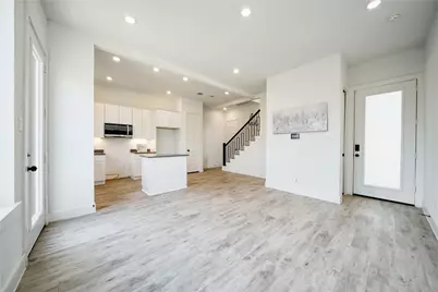 8107 Calhoun Road, Houston, TX 77033 - Photo 2
