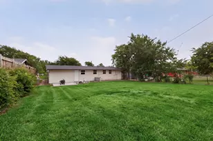 1901 Burke Dr, Garland, TX 75040 - Photo 36