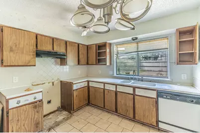 10431 Kinslow Drive, Dallas, TX 75217 - Photo 6