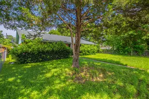 10431 Kinslow Dr, Dallas, TX 75217 - Photo 22
