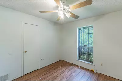 10431 Kinslow Drive, Dallas, TX 75217 - Photo 14