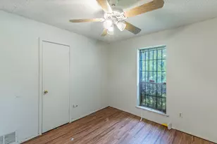 10431 Kinslow Dr, Dallas, TX 75217 - Photo 14