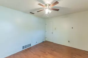 10431 Kinslow Dr, Dallas, TX 75217 - Photo 10