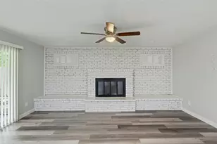 1508 Grantland Cir, Fort Worth, TX 76112 - Photo 10