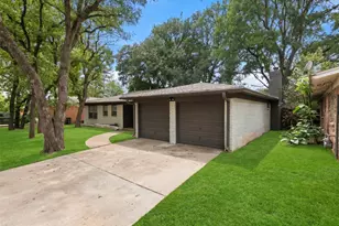 1508 Grantland Cir, Fort Worth, TX 76112 - Photo 2