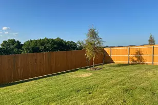 401 McNelly Ln, Sherman, TX 75092 - Photo 2