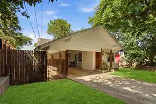 208 W Couts St, Weatherford, TX 76086 - Photo 4