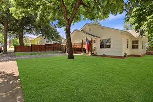 208 W Couts St, Weatherford, TX 76086 - Photo 1