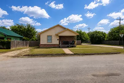309 W 10th Street, Cisco, TX 76437 - Photo 2