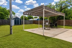 309 W 10th St, Cisco, TX 76437 - Photo 14