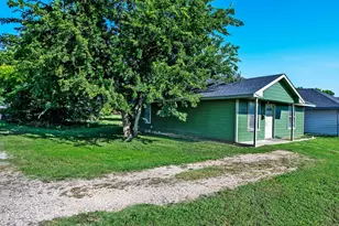 501 15th St, Honey Grove, TX 75446 - Photo 2