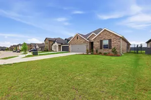 3313 Redbud Flower Trl, Prairie Ridge, TX 76084 - Photo 2