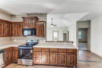 1732 Lawther Drive, River Oaks, TX 76114 - Photo 12