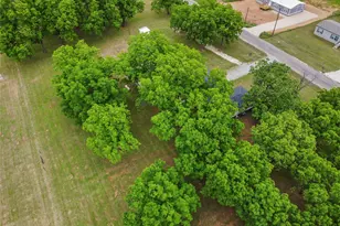 341 Reast Rd, Whitesboro, TX 76273 - Photo 36