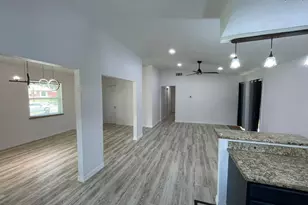 3932 Sun Valley Ct, Irving, TX 75062 - Photo 2
