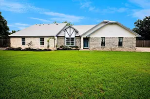 9716 Windsor Cir, Fort Worth, TX 76140 - Photo 4