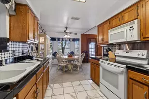 10118 Lakeview St, Payne Springs, TX 75156 - Photo 8