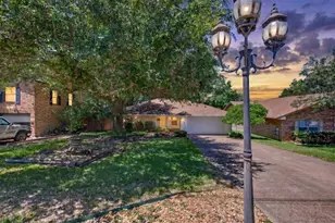 10118 Lakeview St, Mabank, TX 75156 - Photo 1