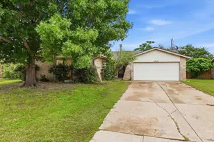 3914 Willowood Ln, Grand Prairie, TX 75052 - Photo 1
