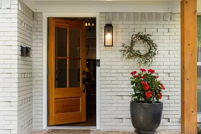 10405 Lake Gardens Drive, Dallas, TX 75218 - Photo 2