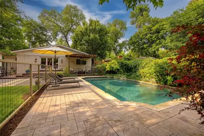 10405 Lake Gardens Drive, Dallas, TX 75218 - Photo 26