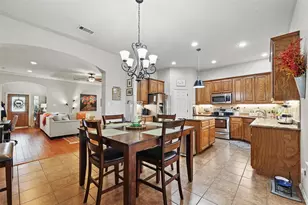 931 White Marlin Dr, Burleson, TX 76028 - Photo 10