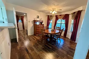 300 Denton Ct, Collinsville, TX 76233 - Photo 10