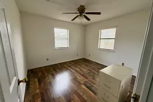 300 Denton Ct, Collinsville, TX 76233 - Photo 22