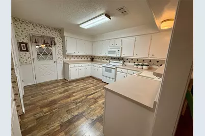 300 Denton Court, Collinsville, TX 76233 - Photo 6