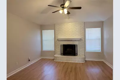 918 Gwinnett Circle, Arlington, TX 76017 - Photo 2