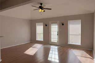 918 Gwinnett Cir, Arlington, TX 76017 - Photo 8