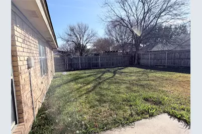 918 Gwinnett Circle, Arlington, TX 76017 - Photo 10