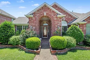 9895 Carriage Hill Ln, Frisco, TX 75035 - Photo 2